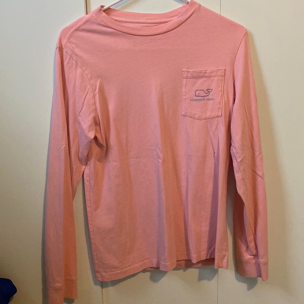 Kids pink VINEYARD VINES long sleeve, small hole on right side, cotton, large.